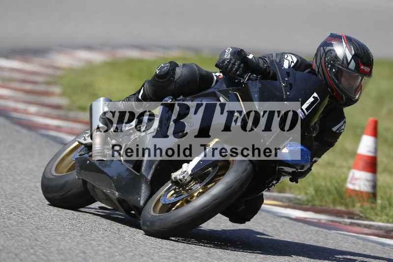 /44 09.08.2025 Plüss Moto Sport ADR/Freies Fahren/1
